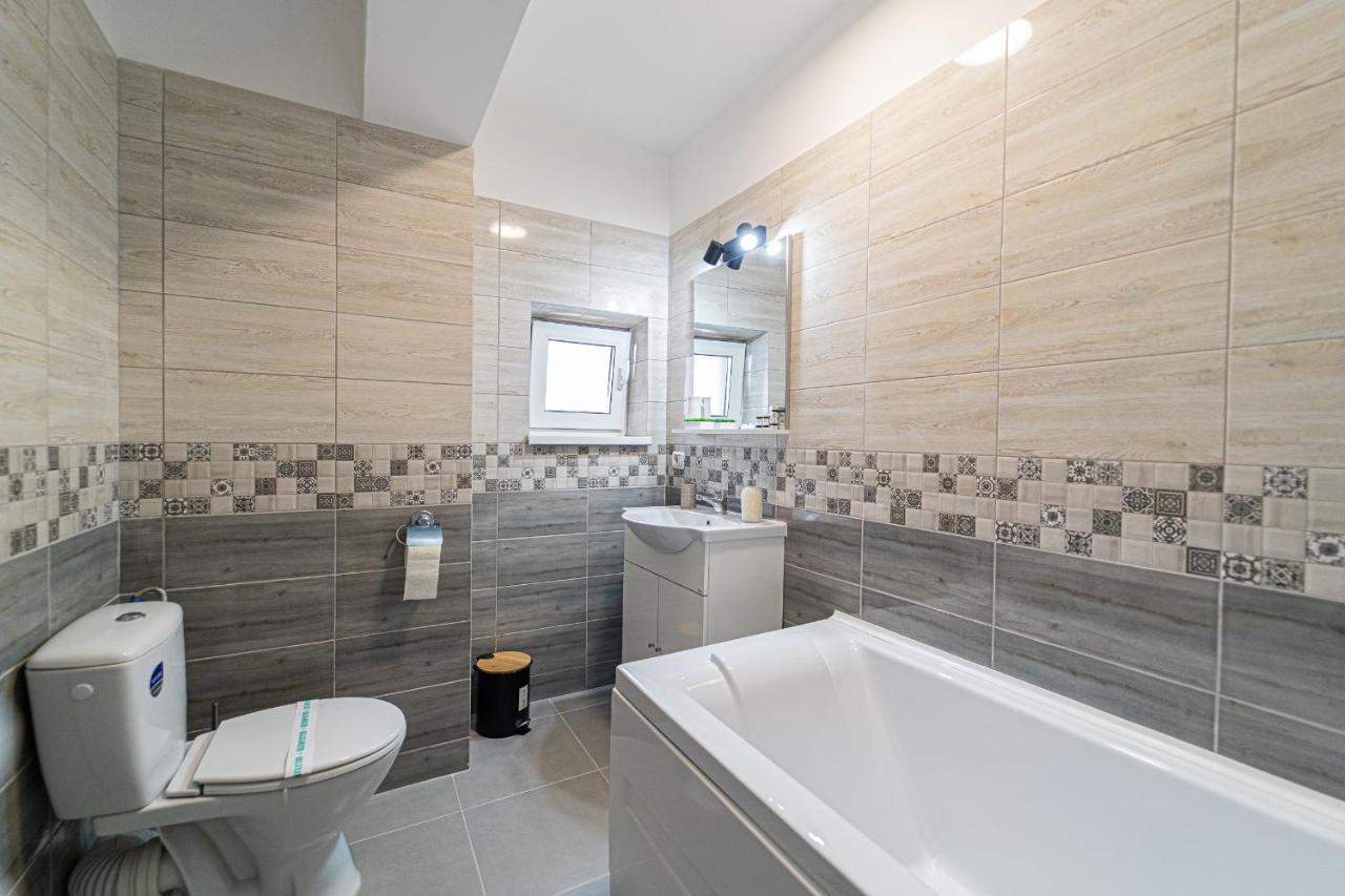 Delux Suite Bacău Exterior foto